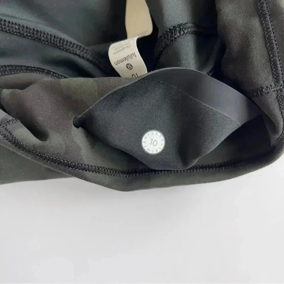 Lululemon In Movement Short Everlux 2.5" Incognito Camo Multi Gator Green 10 - Picture 8 of 9